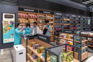 Gỡ “nút thắt” chính sách, thúc đẩy outlet và cửa hàng miễn thuế phát triển