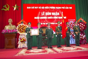 Bộ đội Biên phòng thành phố Cần Thơ vinh dự đón nhận Huân chương Chiến công hạng Nhì