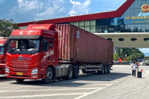 Xuất nhập khẩu qua các cửa khẩu Lạng Sơn duy trì ổn định, lưu lượng phương tiện tiếp tục tăng
