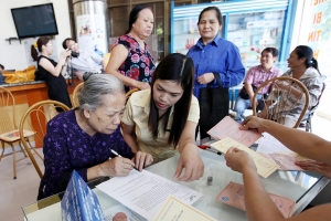 Hà Nội triển khai tháng cao điểm hỗ trợ chứng thực ủy quyền nhận lương hưu tại nhà