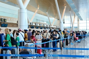 Tân Sơn Nhất tăng lượt cất, hạ cánh dịp lễ 30/4 - 1/5, giảm áp lực đi lại cao điểm