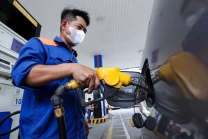 Từ chính sách thuế xăng dầu đến tư duy quản trị mới
