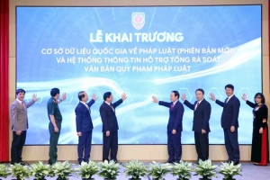 Phó Thủ tướng Lê Tiến Châu bấm nút Khai trương Cơ sở dữ liệu quốc gia về pháp luật (phiên bản mới)