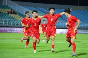 U17 Việt Nam vô địch: Dấu ấn HLV Roland và “hệ sinh thái” CLB Hà Nội