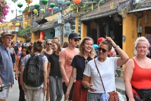 Du lịch Việt Nam hướng tới phân khúc cao: Giữ khách lâu, chi tiêu lớn