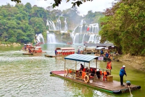Du lịch ngắn ngày bùng nổ dịp lễ, ngành du lịch cần thích ứng ra sao?