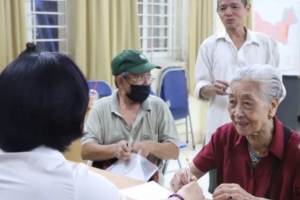 Bổ sung nhóm đối tượng hưởng trợ cấp hàng tháng vào lộ trình tăng lương từ 1/7