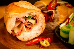 Đồng Tháp: Đình chỉ 4 tháng cơ sở bánh mì Hồng Ngọc 12 sau vụ ngộ độc thực phẩm
