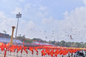 Ngày toàn thắng, non sông liền một dải
