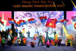 Bắc Ninh: Ấn tượng chương trình nghệ thuật "Đất nước trọn niềm vui"