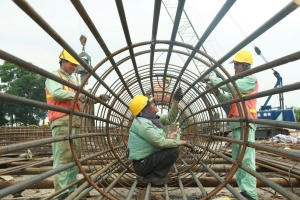 Hà Nội: Công trường cầu Trần Hưng Đạo, Tứ Liên, Hồng Hà và các dự án chống ngập duy trì thi công xuyên kỳ nghỉ lễ