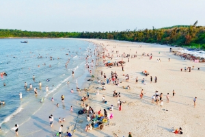 Trên 1,3 triệu lượt du khách đến Quảng Ninh trong 2 kỳ nghỉ lễ
