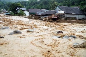 Cảnh báo lũ quét ở Phú Thọ, Nghệ An; biển Quảng Ninh dông lốc mạnh