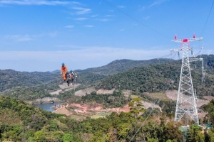ADB khởi động gói đầu tư 70 tỷ USD để kết nối lưới điện và mạng số của châu Á