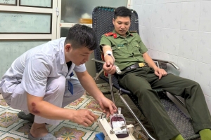 Thanh Hóa: Công an xã Pù Nhi hiến máu giúp bệnh nhân vượt qua cơn nguy kịch