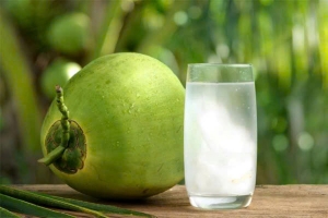 Nước dừa giàu khoáng chất nhưng không phải ai cũng uống được