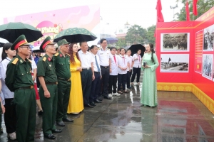 Khai mạc triển lãm “Đất và Người Hải Phòng qua 71 năm xây dựng và phát triển”