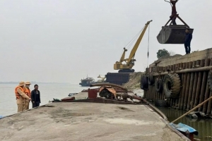 Hà Nội mạnh tay xử lý bến bãi vật liệu xây dựng trái phép trên sông Hồng