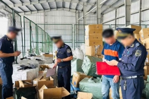 Hải quan phát hiện gần 15.000 sản phẩm mỹ phẩm, thời trang nghi giả mạo nhãn hiệu