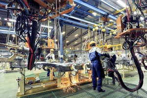 Việt Nam muốn tăng trưởng 10%: Không thể mãi dựa vào lao động giá rẻ