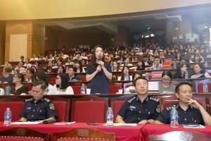 Gần 1.000 doanh nghiệp tham gia hội nghị quản lý hải quan về gia công, sản xuất xuất khẩu, chế xuất