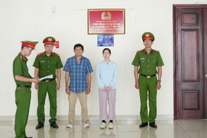 Cần Thơ: Khởi tố đường dây sản xuất nước hoa giả Dior, Chanel tiêu thụ qua mạng xã hội