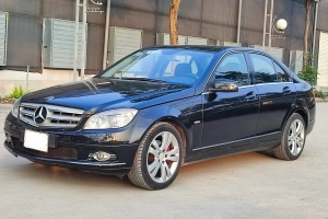 Mercedes-Benz C 200 đời 1999 rao bán giá 180 triệu đồng