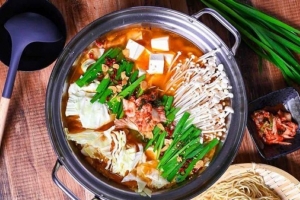 Lẩu Thái chay: Hành trình từ xứ chùa Vàng đến mâm cơm thanh tịnh