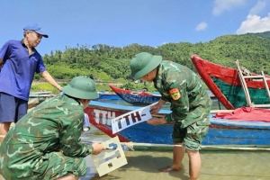 Kiểm tra công tác chống khai thác hải sản bất hợp pháp tại thành phố Huế