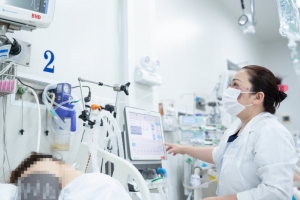 Hút mỡ tại phòng khám, người phụ nữ nguy kịch vì ngộ độc thuốc tê