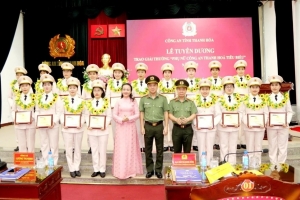 Tuyên dương, trao giải thưởng “Phụ nữ Công an Thanh Hóa tiêu biểu" năm 2025