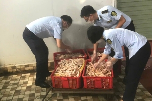 Ninh Bình kịp thời ngăn chặn hơn 200kg chân gà vi phạm
