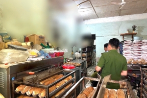 Lào Cai: Công an xã Văn Bàn xử phạt cơ sở sản xuất bánh mỳ vi phạm quy định an toàn thực phẩm
