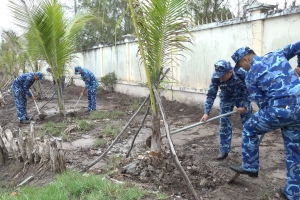 Hải đoàn 42 phát động trồng cây nhân Kỷ niệm 136 năm Ngày sinh Chủ tịch Hồ Chí Minh