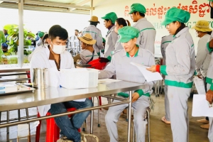 Khu liên hợp Koun Mom khám sức khỏe định kỳ và hoàn thiện hồ sơ lao động cho gần 2.300 CB.CNV