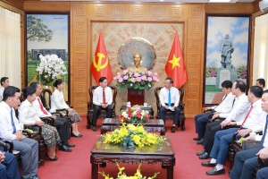 Bí thư Tỉnh ủy Thanh Hóa tiếp xã giao Đoàn công tác Ban Tuyên huấn tỉnh Hủa Phăn