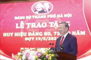 Phát biểu của Tổng Bí thư, Chủ tịch nước Tô Lâm tại Lễ trao tặng Huy hiệu Đảng cho đảng viên lão thành của Đảng bộ Hà Nội