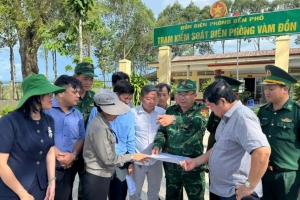 Đoàn công tác BĐBP tỉnh Tây Ninh phối hợp các đơn vị chức năng liên quan khảo sát xác định phạm vi khu vực cửa khẩu