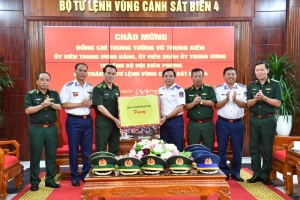 Tư lệnh Bộ đội Biên phòng thăm, làm việc tại Bộ Tư lệnh Vùng Cảnh sát biển 4
