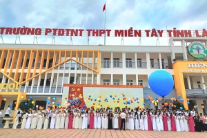 Lào Cai: Xúc động Lễ Tri ân và Trưởng thành của học sinh lớp 12 Trường PTDTNT THPT Miền Tây