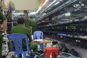 Cần Thơ: Thu giữ gần 1.400 đôi giày dép giả mạo thương hiệu, truy vết tận xưởng sản xuất