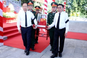 Thường trực Ban Bí thư Trần Cẩm Tú dự lễ viếng, truy điệu và an táng hài cốt liệt sĩ tại Hà Tĩnh