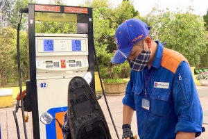 Người dân Lâm Đồng tích cực sử dụng xăng E10, chung tay thúc đẩy tiêu dùng xanh