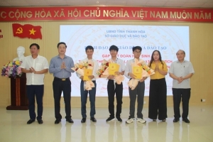 Thanh Hóa: Khen thưởng 2 học sinh đoạt thành tích tại Kỳ thi Olympic Vật lí châu Á năm 2026