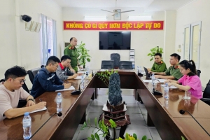 Công an phường Nhị Chiểu tăng cường kiểm tra, hướng dẫn khai báo tạm trú cho người nước ngoài