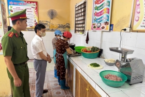 Công an xã Thanh Hà tích cực triển khai “Tháng hành động vì an toàn thực phẩm”