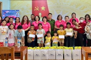 Gia Lai: Gần 110 suất quà tặng thiếu nhi miền núi