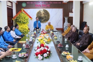 Chủ tịch Tổng Liên đoàn Lao động Việt Nam chúc mừng Đại lễ Phật đản tại Thanh Hóa
