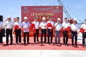 Khởi công phần cầu đường vào Cảng Vạn Ninh