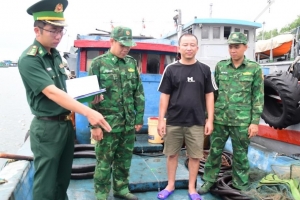 Hải đoàn Biên phòng 18: Tạm giữ tàu vận chuyển 7.000 lít dầu DO không rõ nguồn gốc